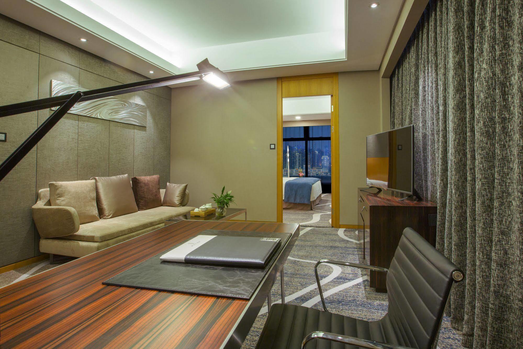 C Plaza Hotel Yuzhong Ngoại thất bức ảnh