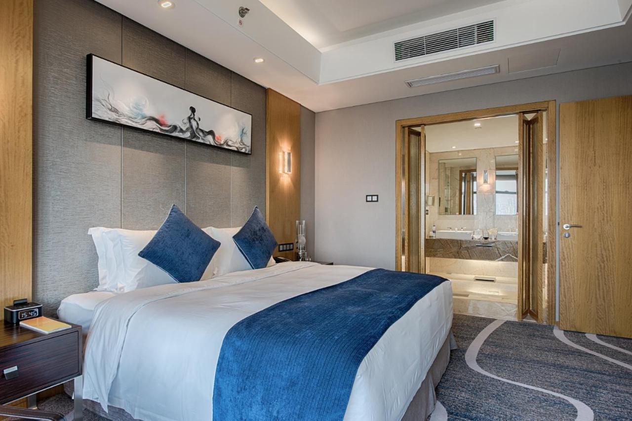 C Plaza Hotel Yuzhong Ngoại thất bức ảnh