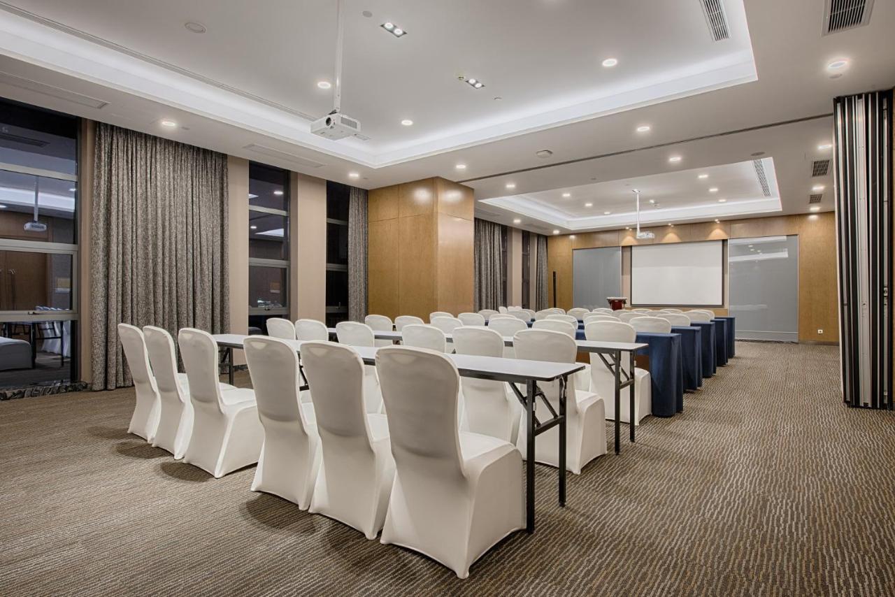 C Plaza Hotel Yuzhong Ngoại thất bức ảnh