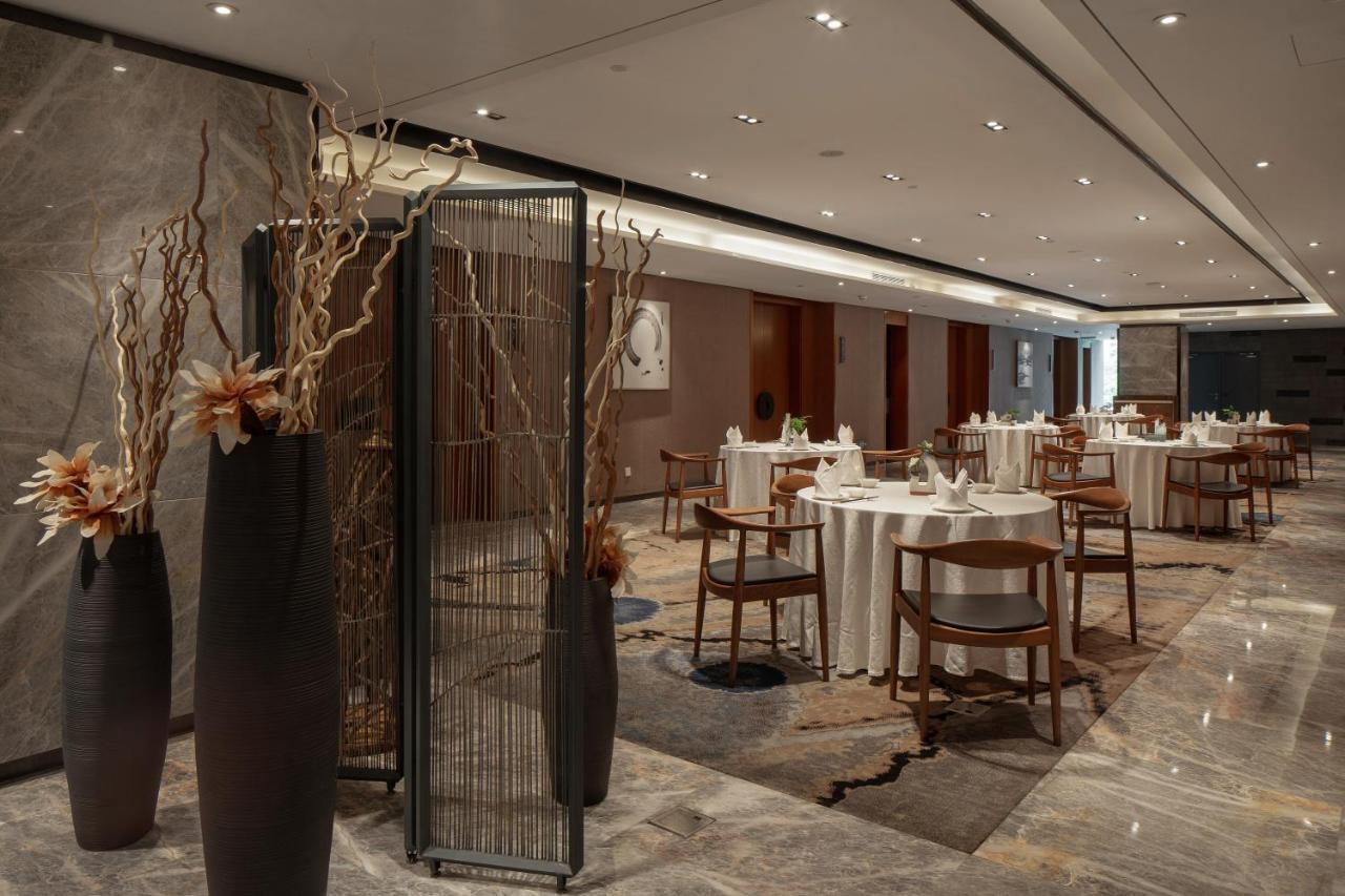 C Plaza Hotel Yuzhong Ngoại thất bức ảnh