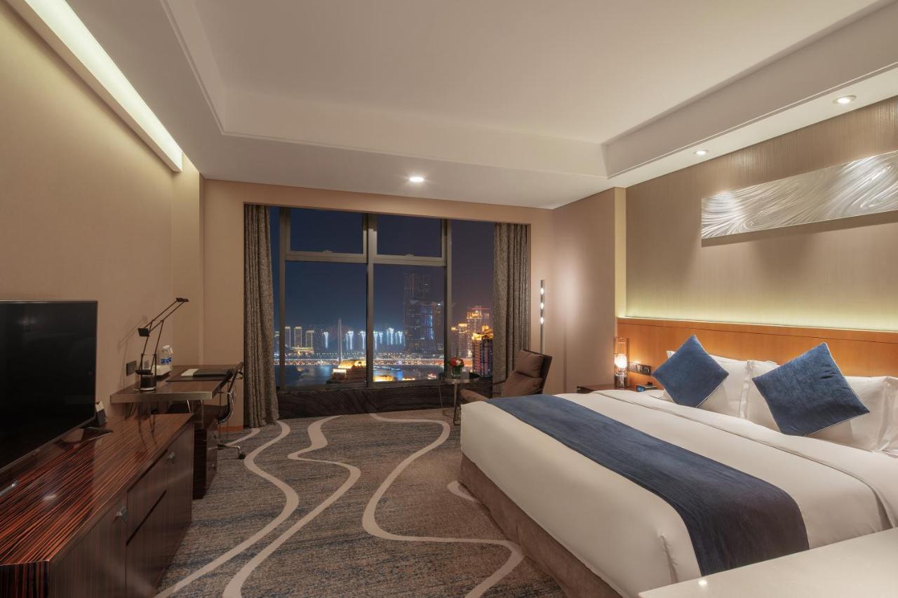 C Plaza Hotel Yuzhong Ngoại thất bức ảnh